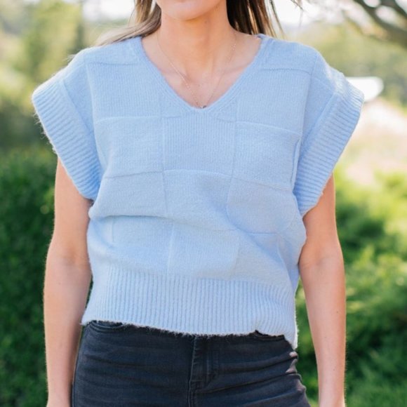 🆕 CHECKERED KNIT SWEATER VEST - Picture 2 of 5